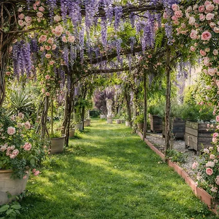 House Garden Loft فندق مبيت وإفطار