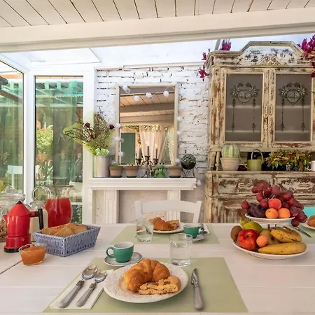 House Garden Loft Oda ve Kahvaltı Baricella