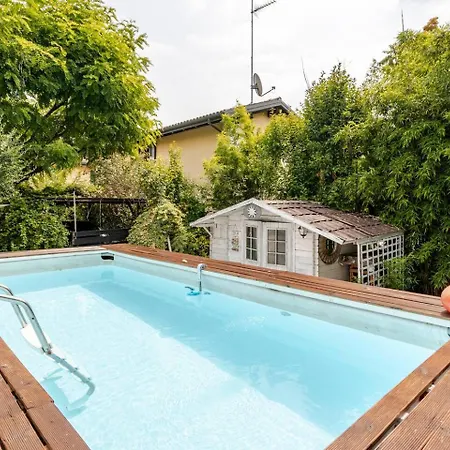 House Garden Loft Bed & Breakfast *