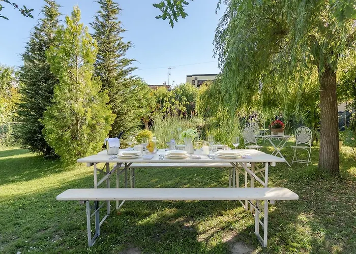 House Garden Loft לינה וארוחת בוקר Baricella