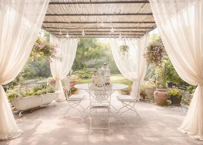 House Garden Loft Couette-café *